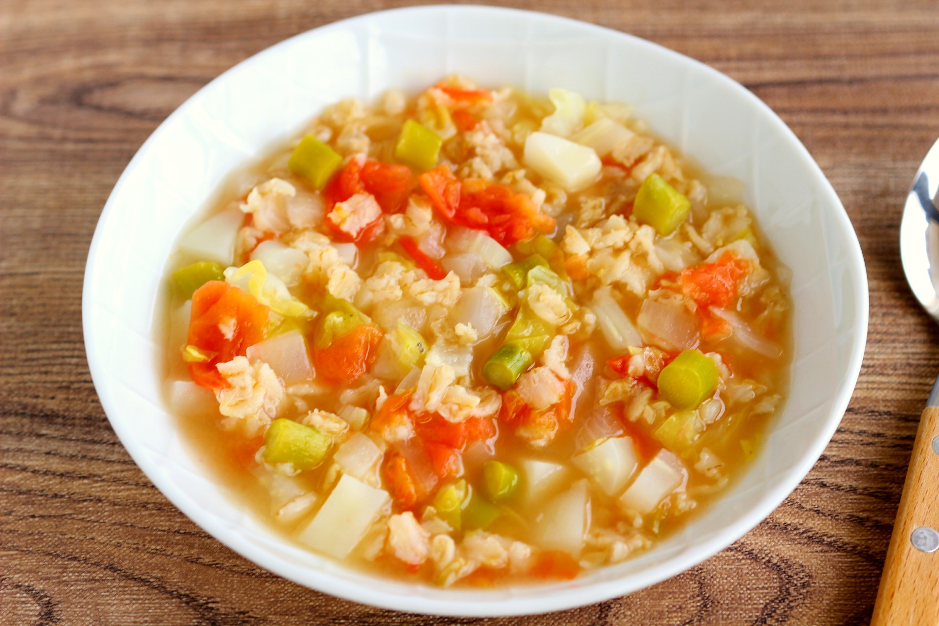 春野菜のオートミールミネストローネ